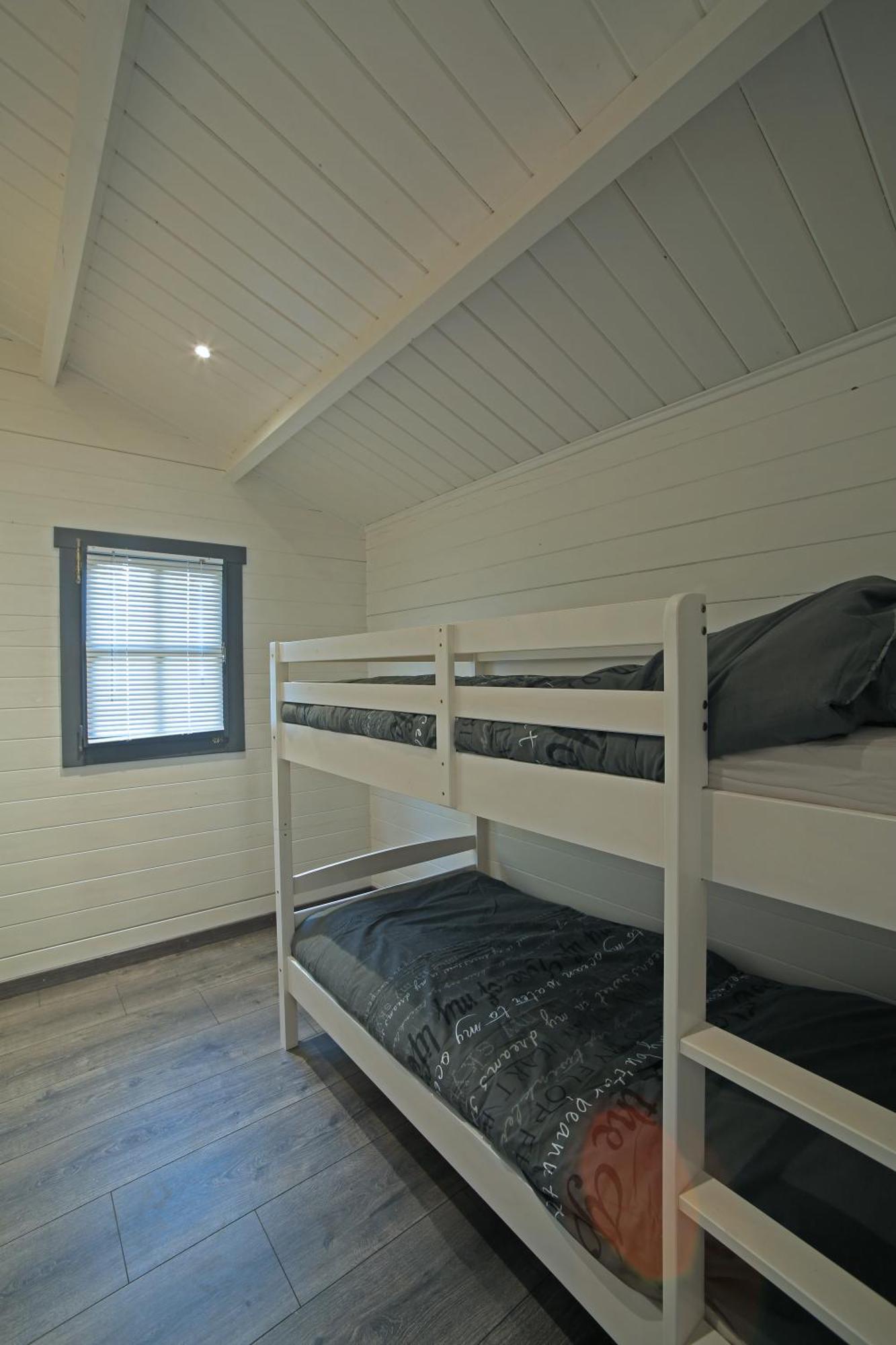 Chalet Mont Ventoux Et Chalet Vip Camaret-sur-Aigues Exterior photo